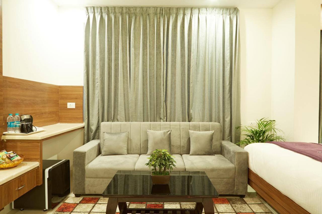 העיר בנגלור Vovo Premier Hotel מראה חיצוני תמונה