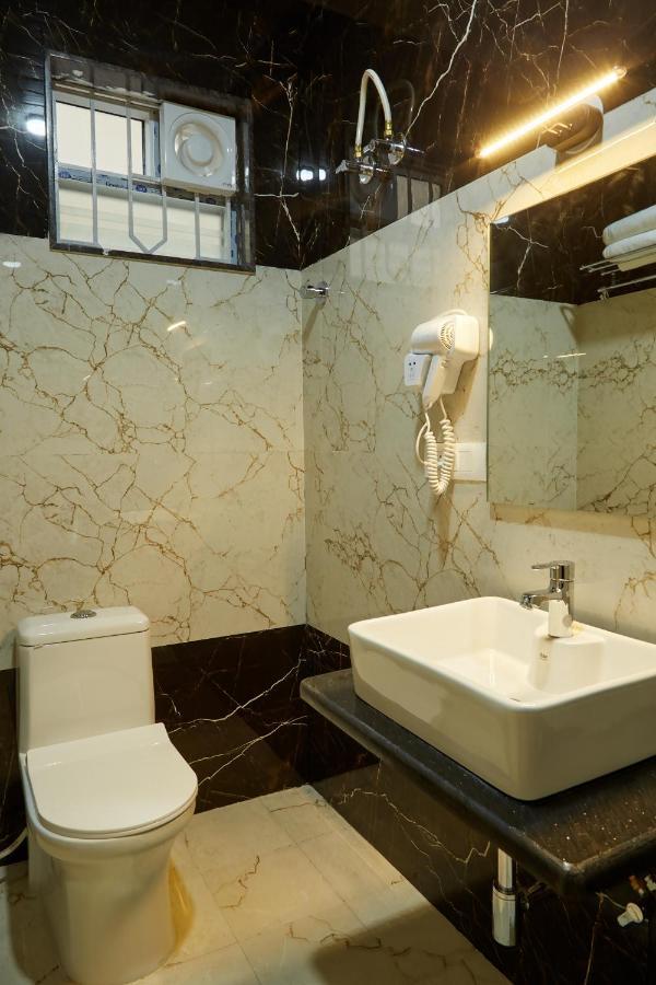 העיר בנגלור Vovo Premier Hotel מראה חיצוני תמונה