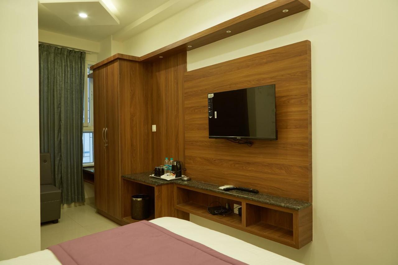 העיר בנגלור Vovo Premier Hotel מראה חיצוני תמונה