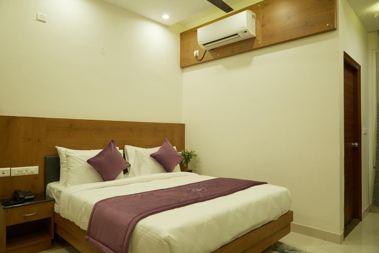 העיר בנגלור Vovo Premier Hotel מראה חיצוני תמונה
