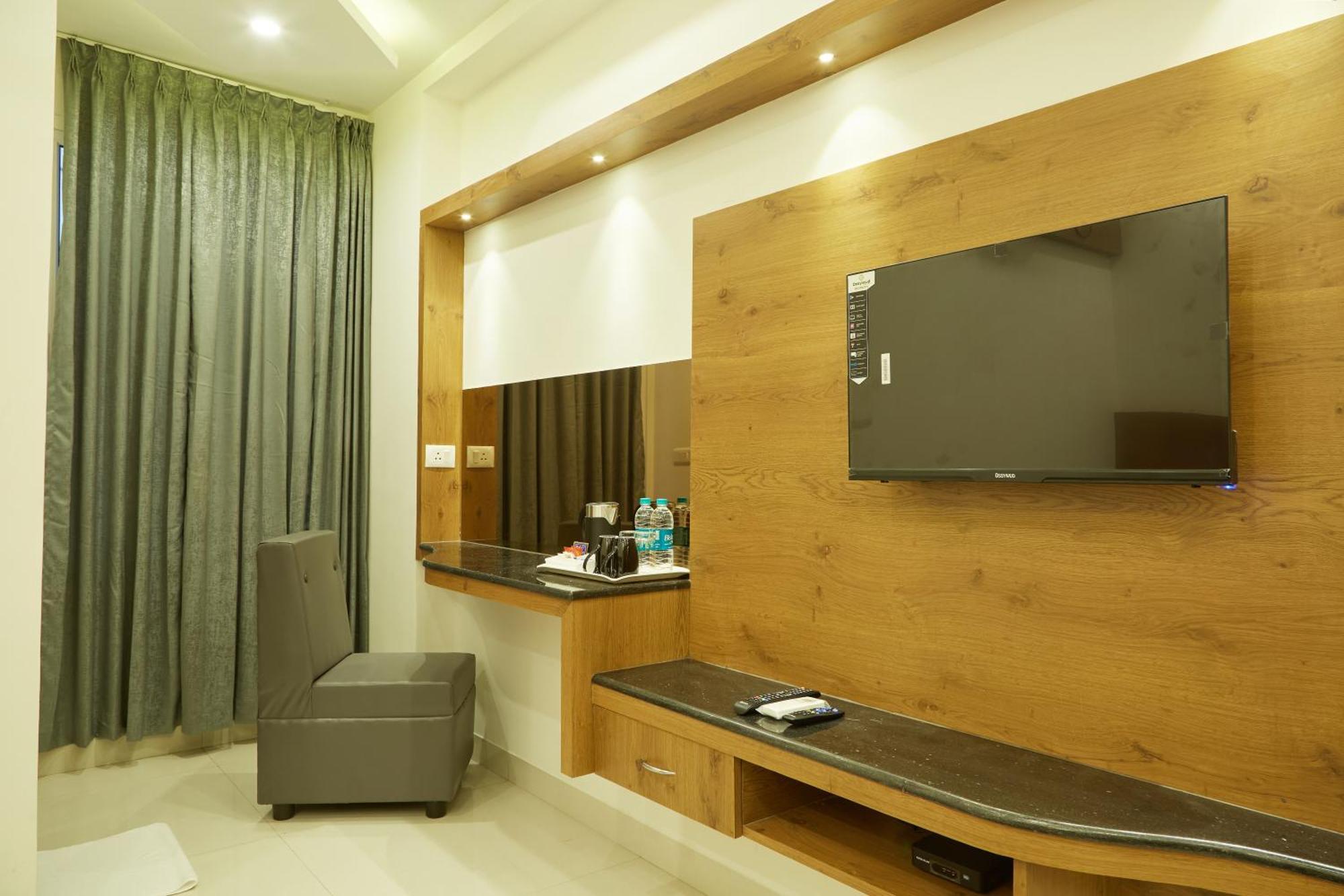 העיר בנגלור Vovo Premier Hotel מראה חיצוני תמונה