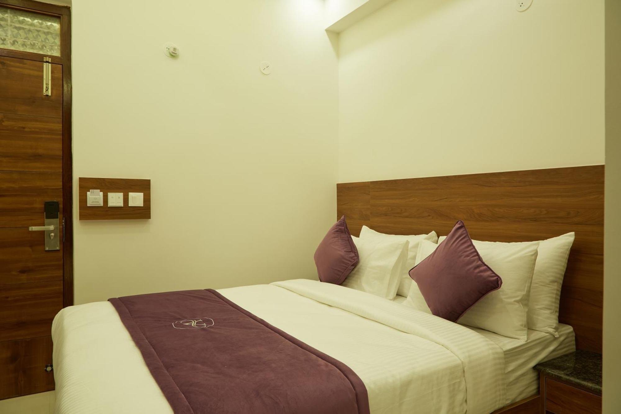 העיר בנגלור Vovo Premier Hotel מראה חיצוני תמונה